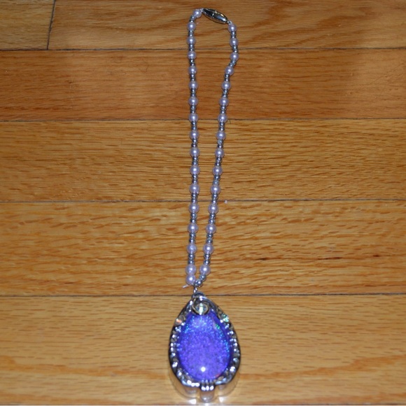 Disney Jr. Sofia the First Chutes & Ladders, figures, necklace - Picture 6 of 11